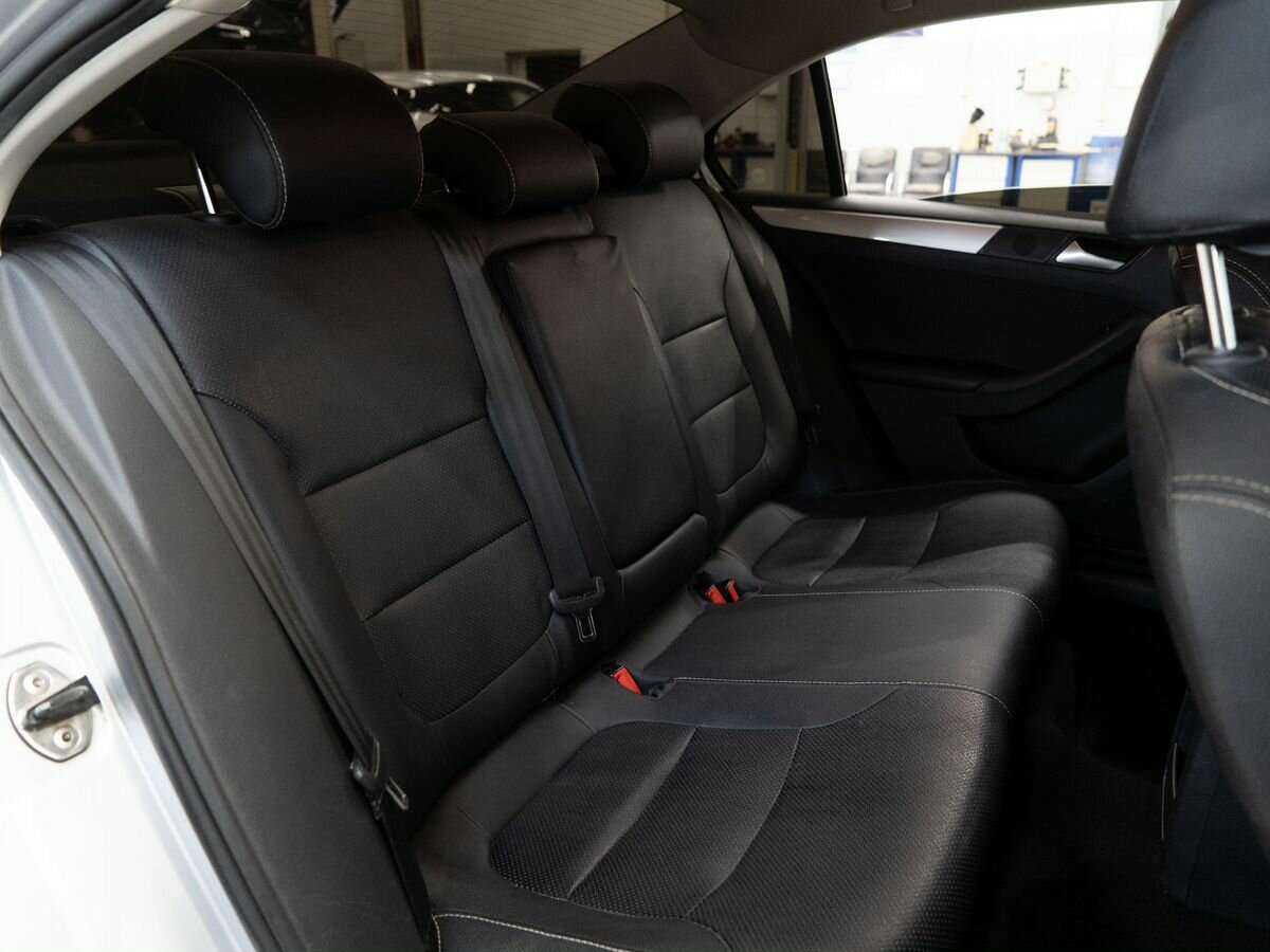 Купить Volkswagen Jetta, 2013, 188 137 км, фото №9