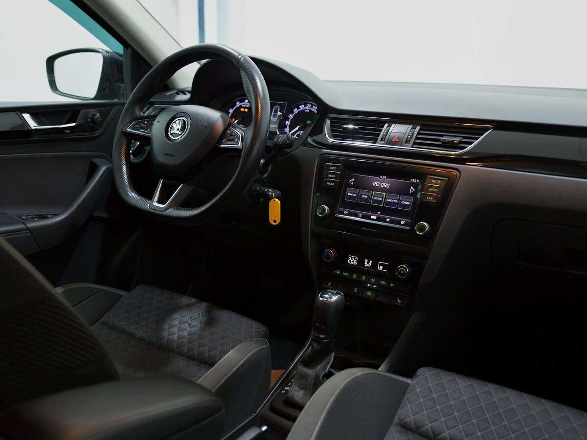 Купить Skoda Rapid, 2017, 188 576 км, фото №6