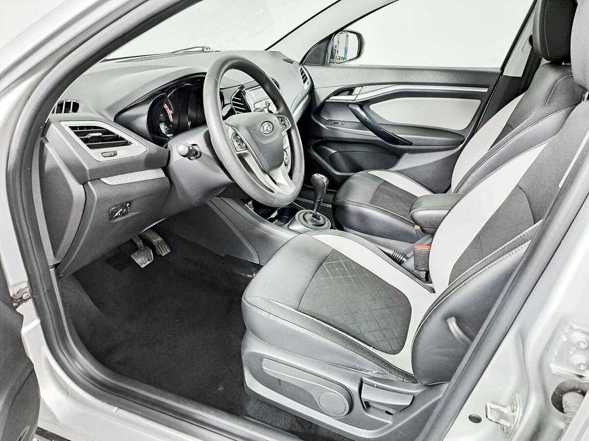 Купить Lada (ВАЗ) Vesta SW Cross, 2019, 101 038 км, фото №14