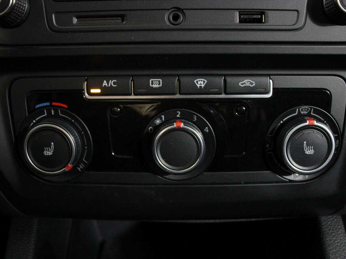 Купить Volkswagen Jetta, 2016, 101 196 км, фото №16