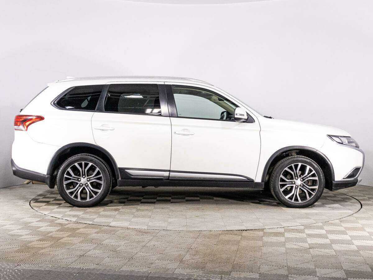 Купить Mitsubishi Outlander, 2017, 190 759 км, фото №4