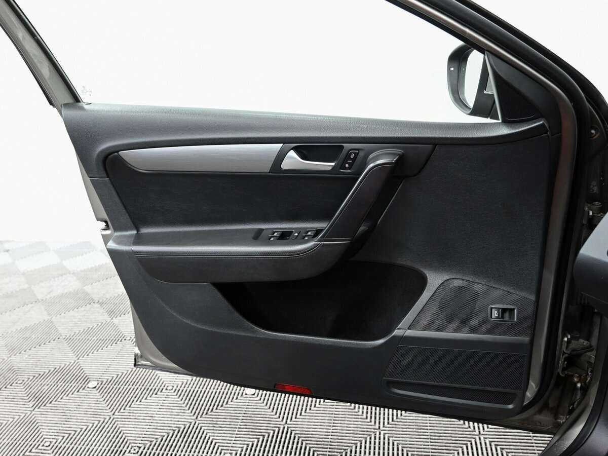 Купить Volkswagen Passat, 2014, 120 000 км, фото №8