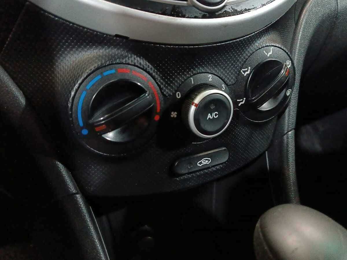 Купить Hyundai Solaris, 2012, 151 000 км, фото №14