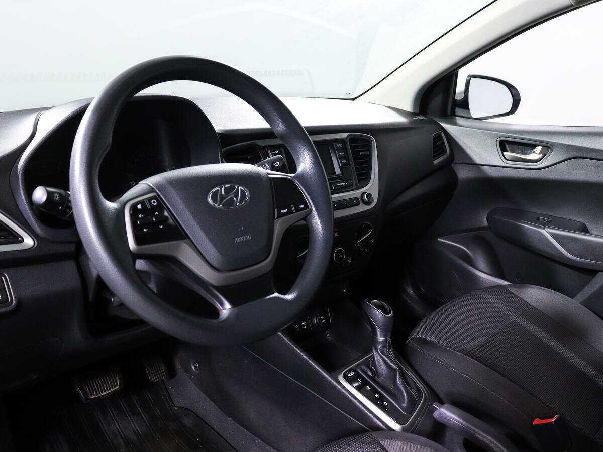 Купить Hyundai Solaris, 2017, 74 058 км, фото №12