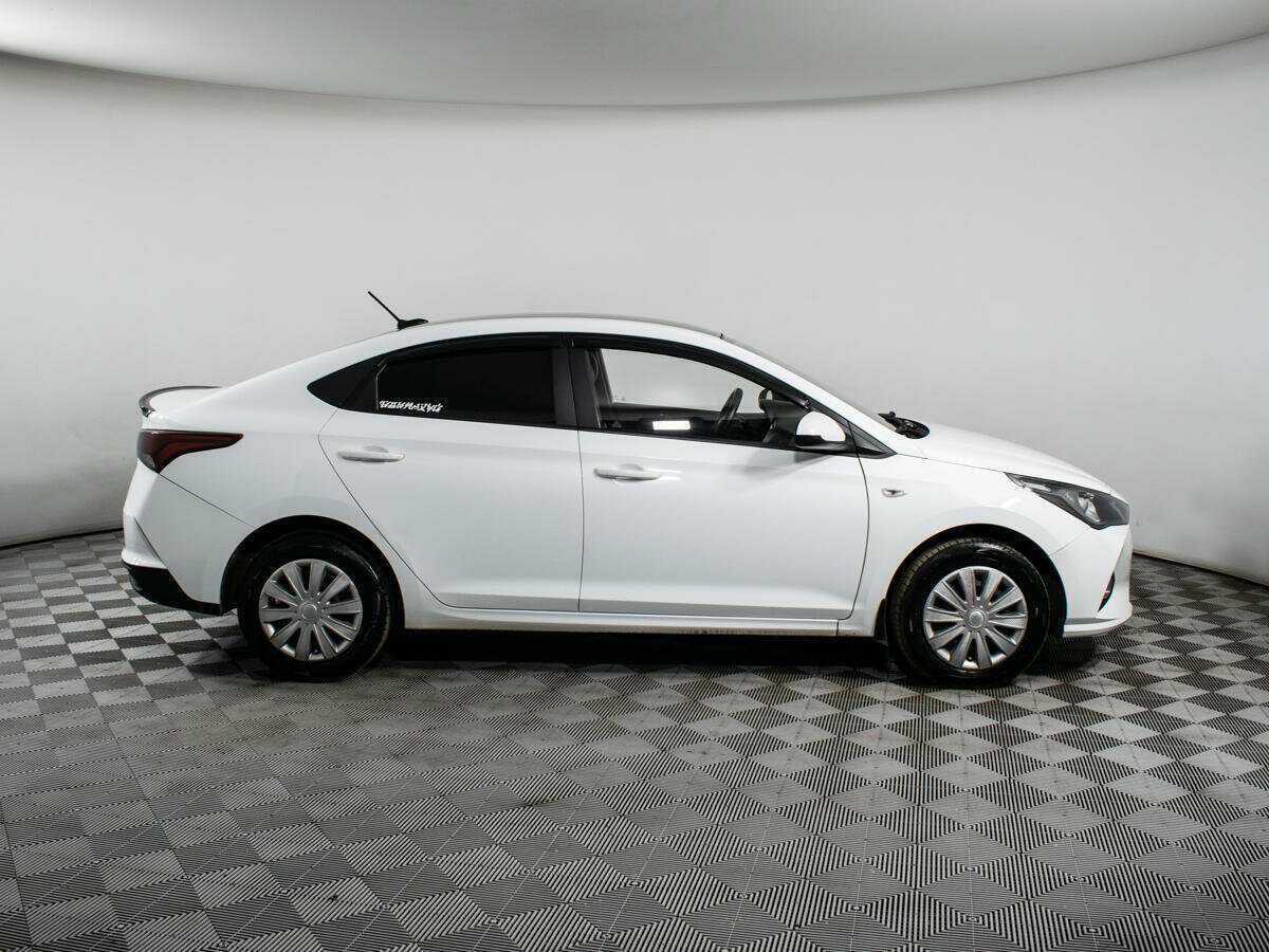 Купить Hyundai Solaris, 2020, 139 692 км, фото №4