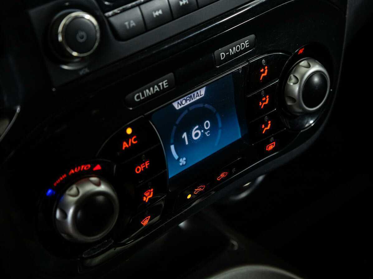 Купить Nissan Juke, 2012, 174 000 км, фото №15