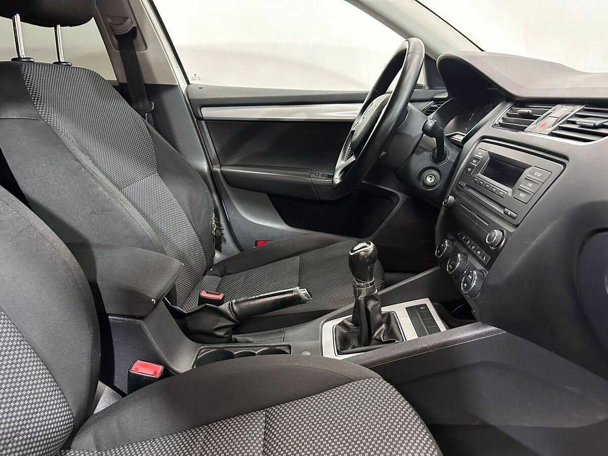 Купить Skoda Octavia, 2013, 270 148 км, фото №9