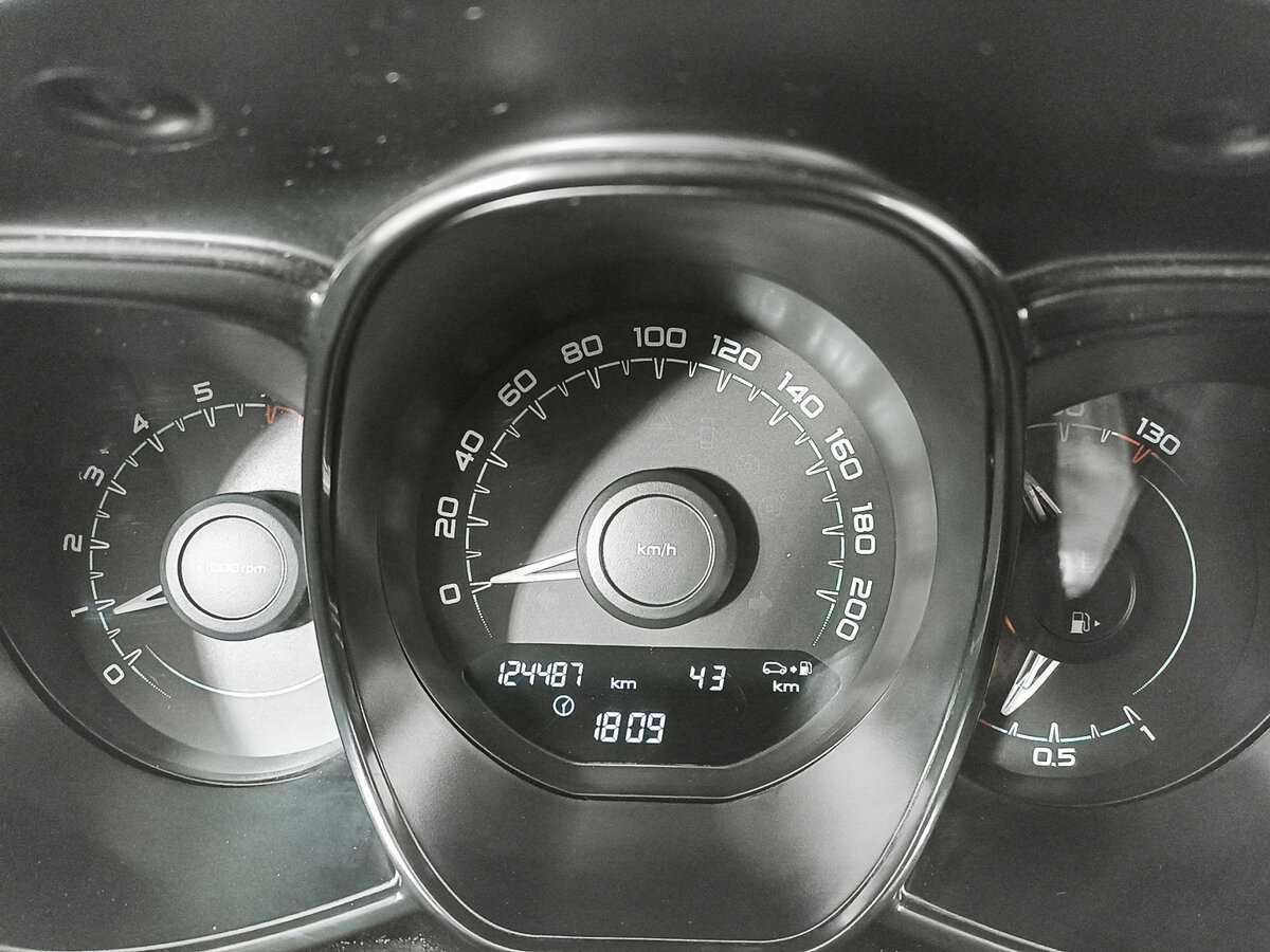 Купить Lada (ВАЗ) Vesta, 2017, 124 454 км, фото №11