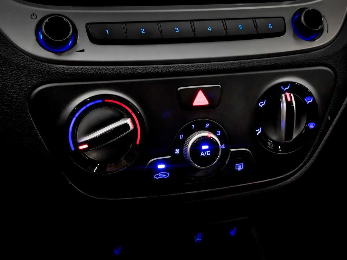 Купить Hyundai Solaris, 2017, 107 457 км, фото №27