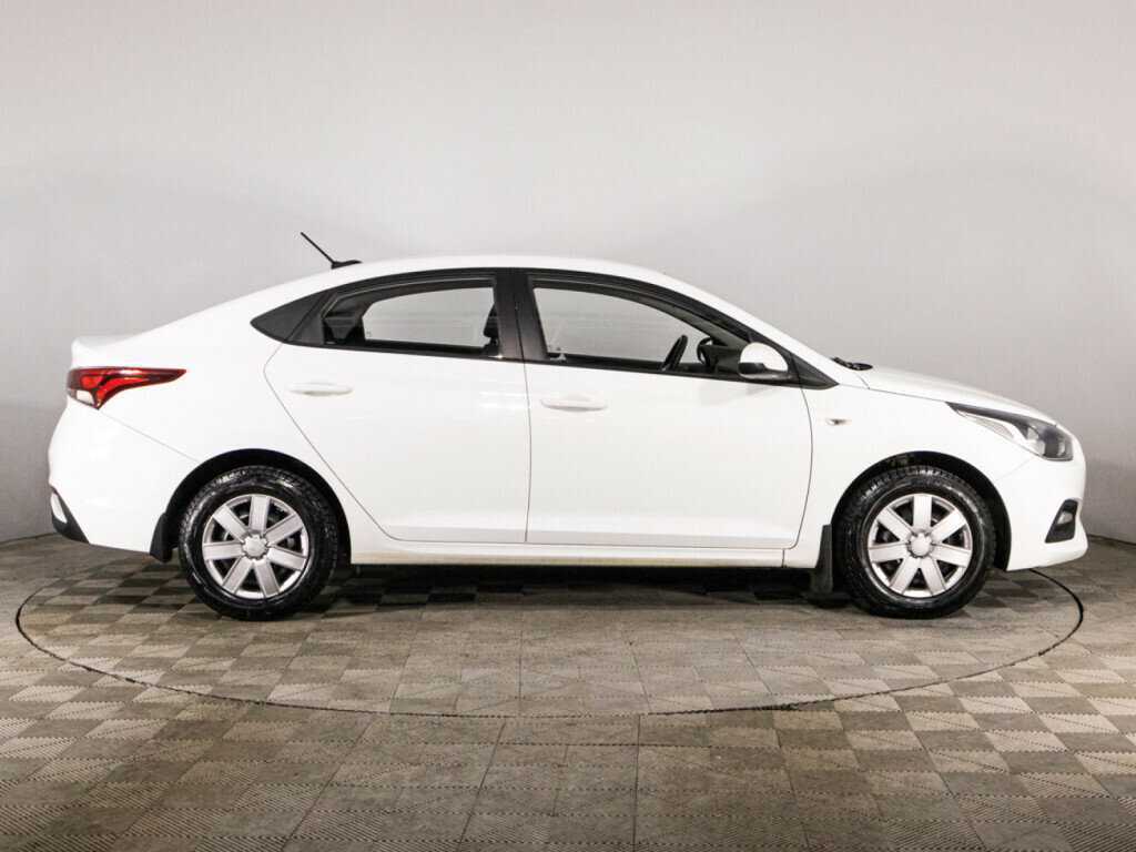 Купить Hyundai Solaris, 2017, 137 402 км, фото №4