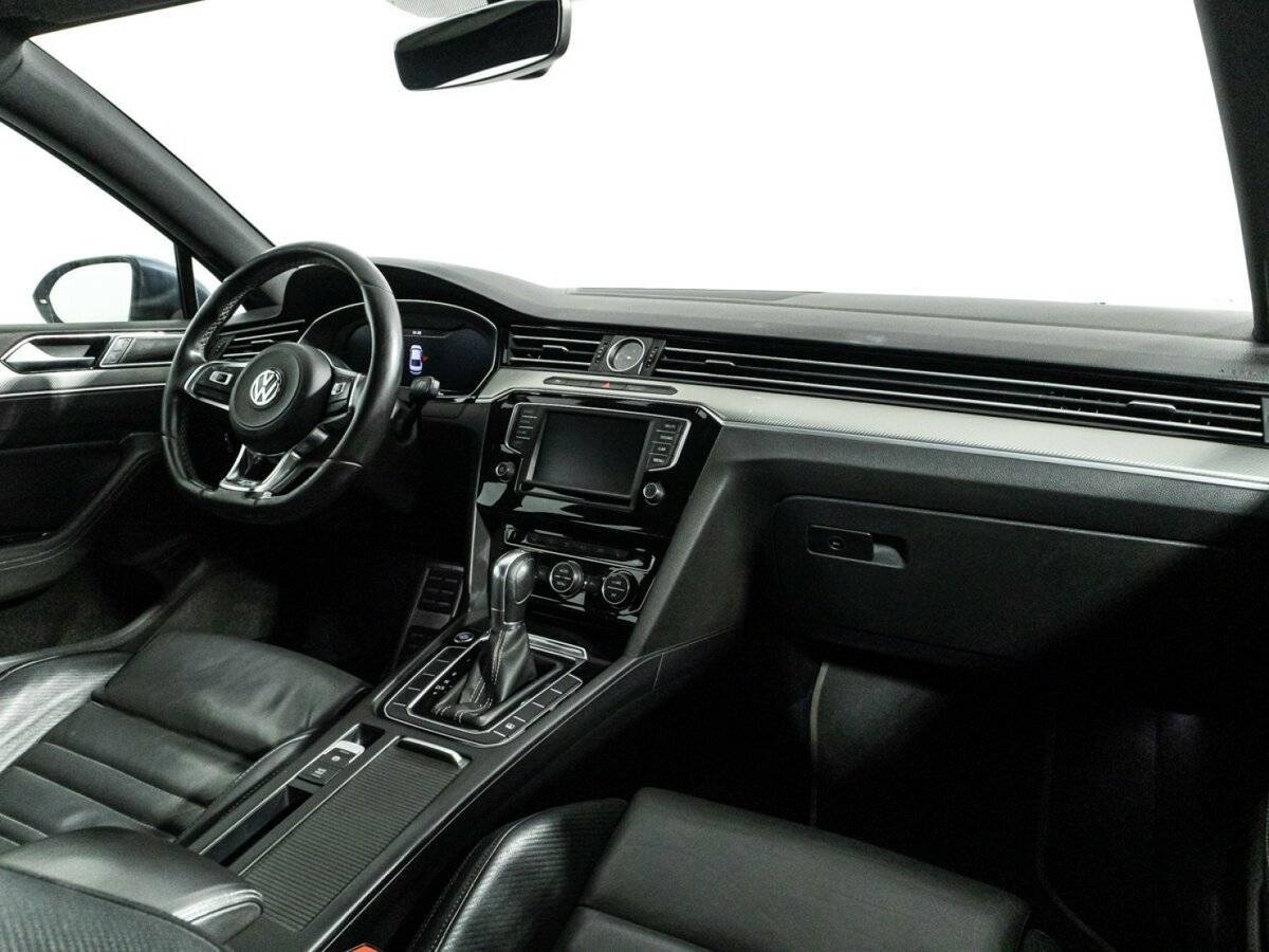 Купить Volkswagen Passat DSG7, 2017, 283 948 км, фото №9