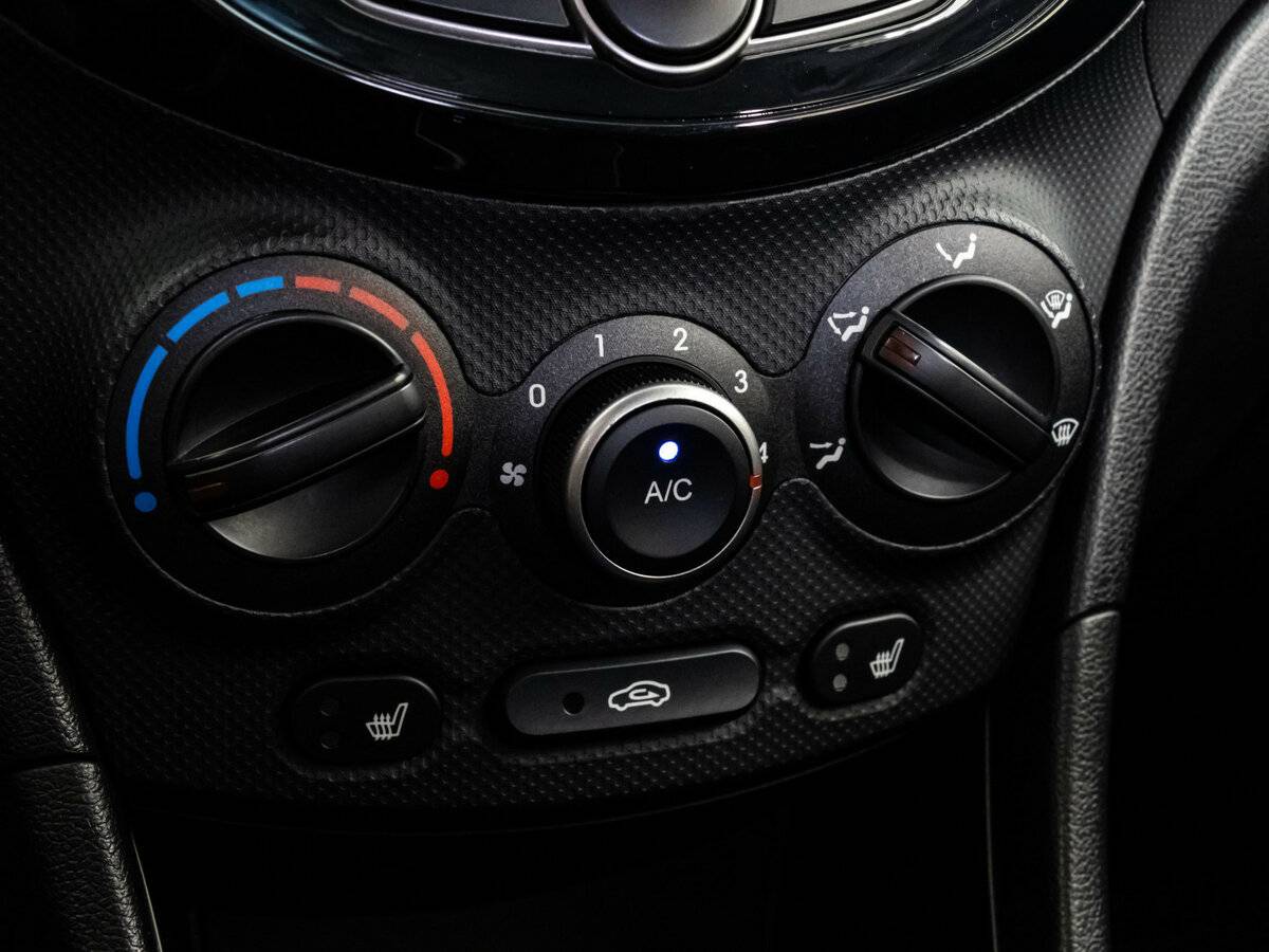 Купить Hyundai Solaris, 2016, 115 245 км, фото №12