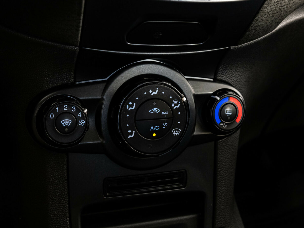 Купить Ford Fiesta Mk6 Рестайлинг, 2016, 85 502 км, фото №11