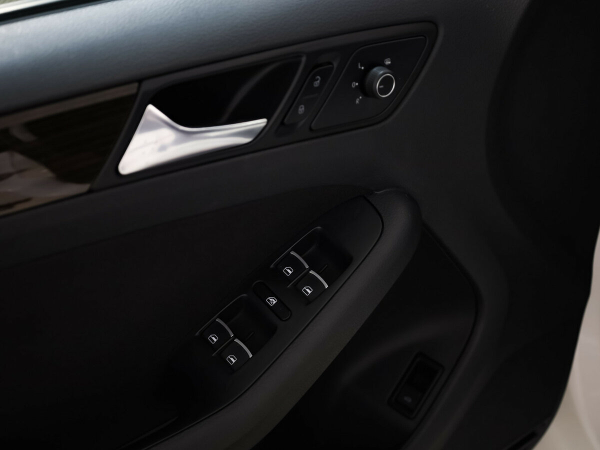 Купить Volkswagen Jetta VI Рестайлинг, 2015, 240 831 км, фото №11